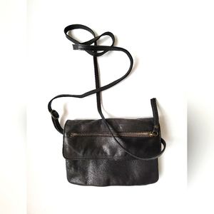 Day & Mood Hazel Crossbody simple soft black leather zip pocket excellent